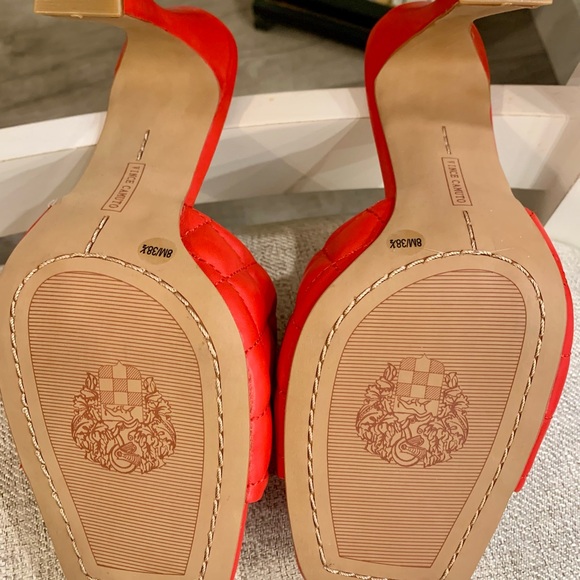 NWOB Vince Camuto Red Reselm Quilted Heels - Picture 3 of 7
